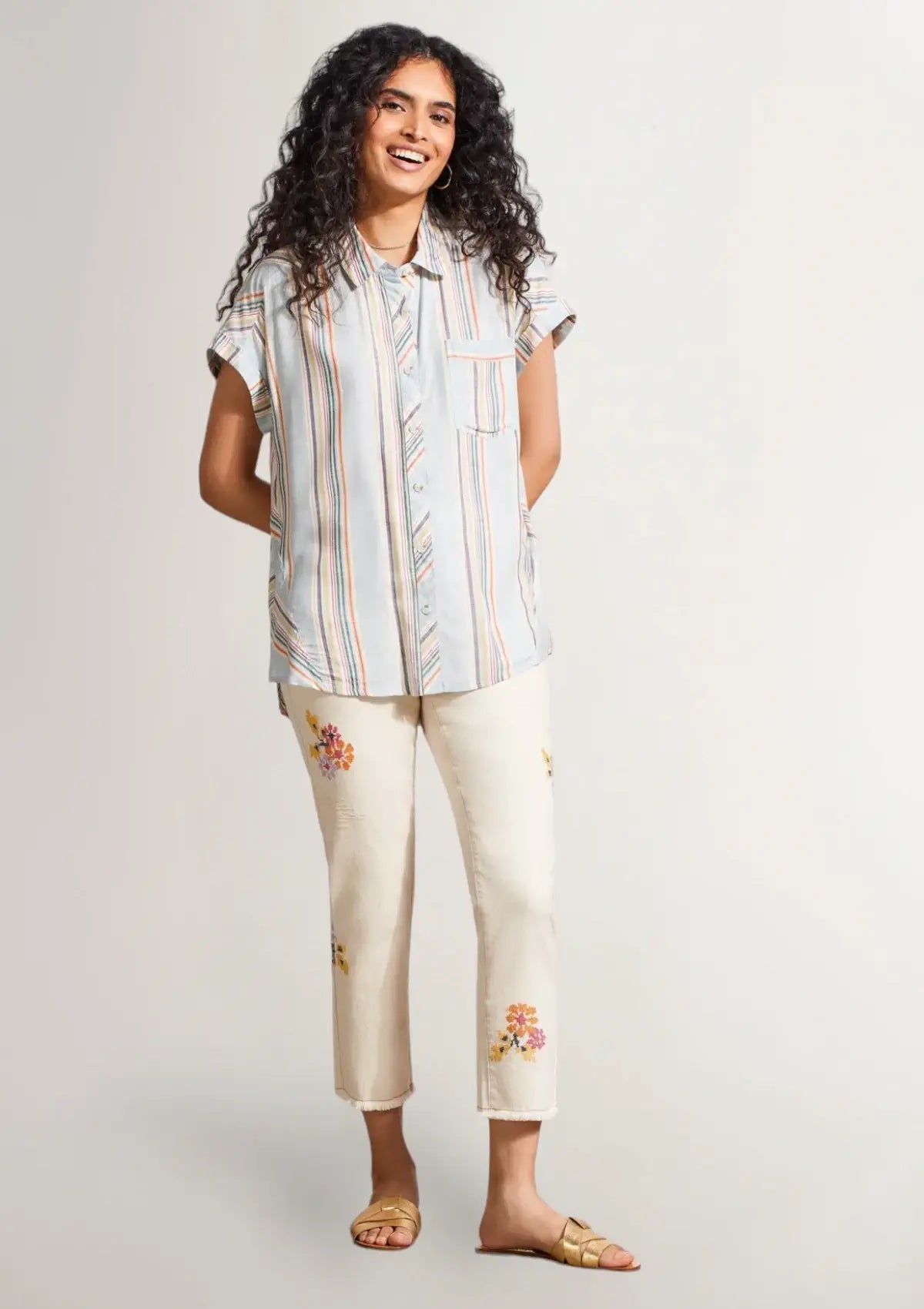 Boho mountain chic fashion button up shirt at Ruby Jane & valleygirl boutique.