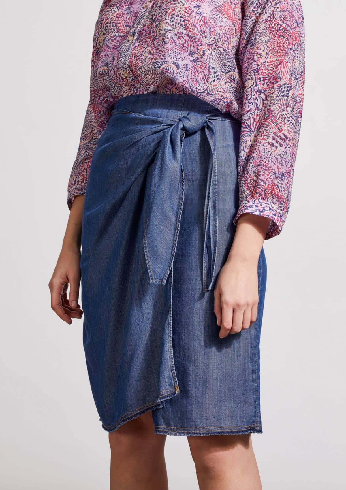 Side wrap chambray high rise skirt.