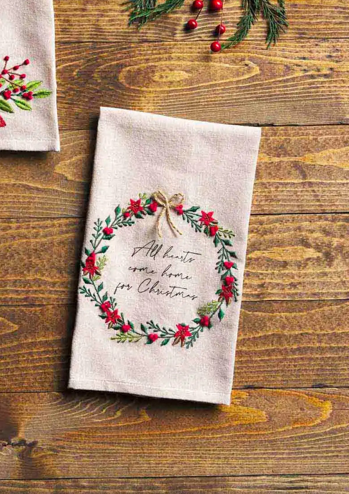 'All hearts come home for Christmas' Wreath Hand Towel
