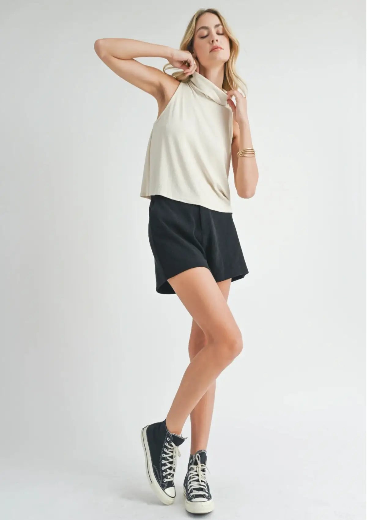 Paired with black and white sneakers. Clothes from Sadie & sage.