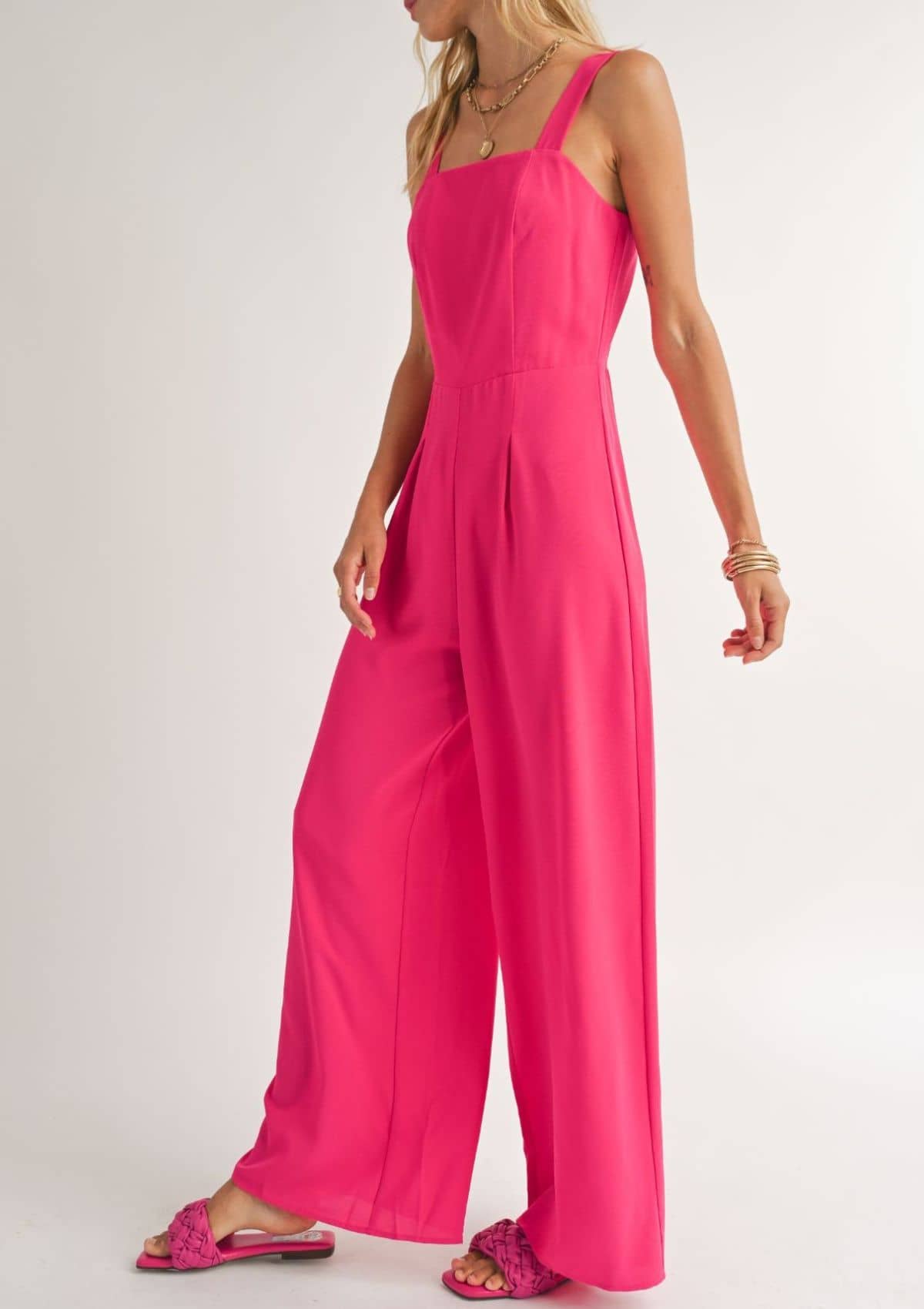 Paired with hot pink flat sandals and gold jewelry.